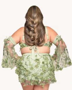 Curious Traveler Top With Sleeves -Iheartraves Sale Store 04.24.25Kaylee Milan DCRaver0013withSleeves